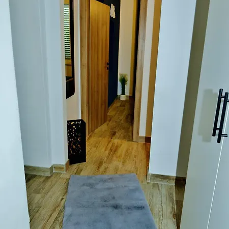 Lorena S Dvoristem With Garden Ground Floor Pianterreno Eg Free Parking Apartament