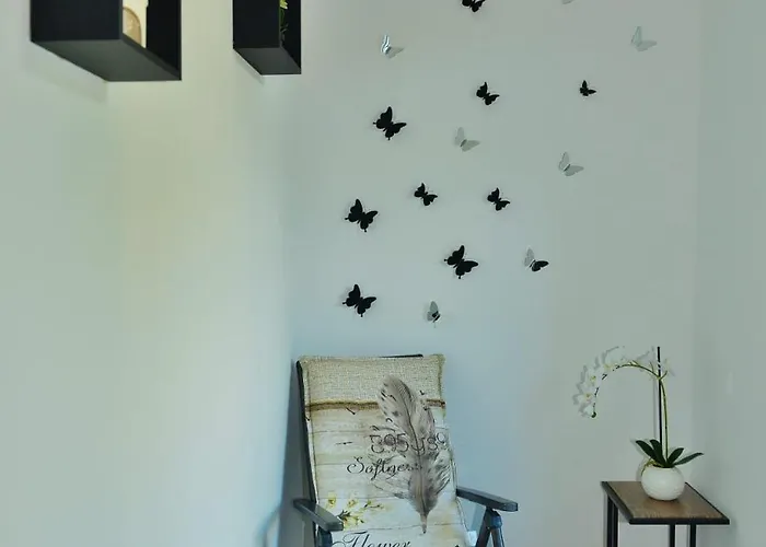 Lorena S Dvoristem-with Garden -prizemlje,eg,pianterreno,ground Floor Fiume